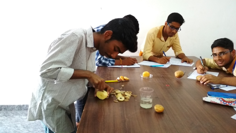 Biology lab — Sri Bala Vidyalaya