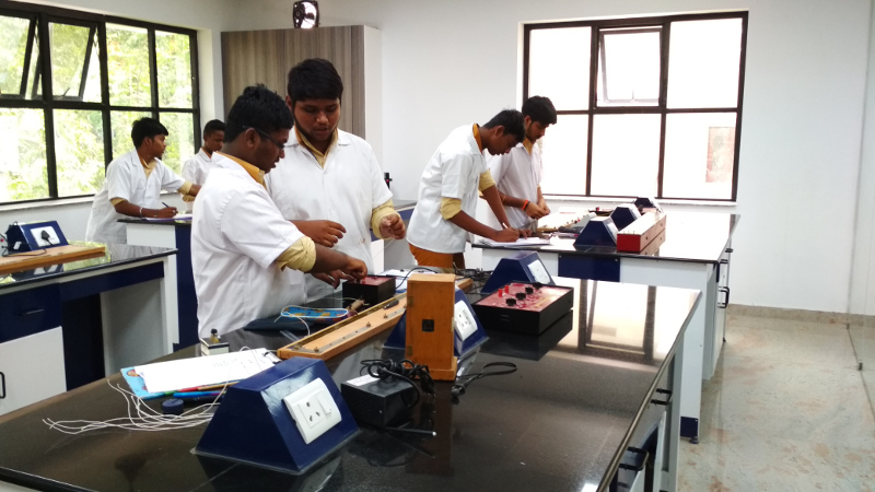 Physics lab — Sri Bala Vidyalaya