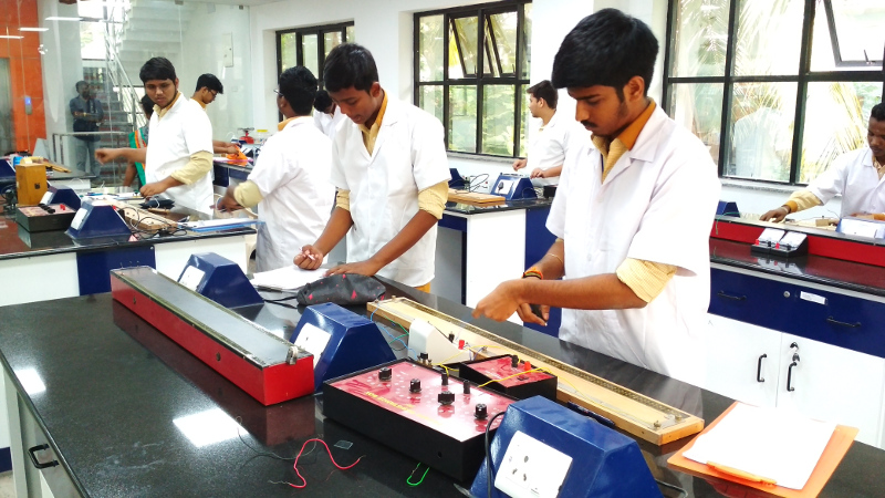 Physics lab — Sri Bala Vidyalaya